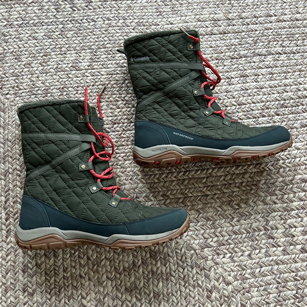 Columbia - Loveland Mid Calf - Omni Heat Snow Boots - Size 10